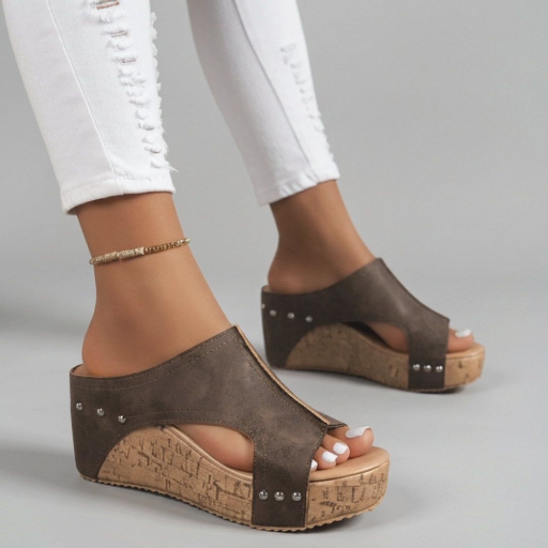 PIA | COMFORTABLE SUMMER WEDGES
