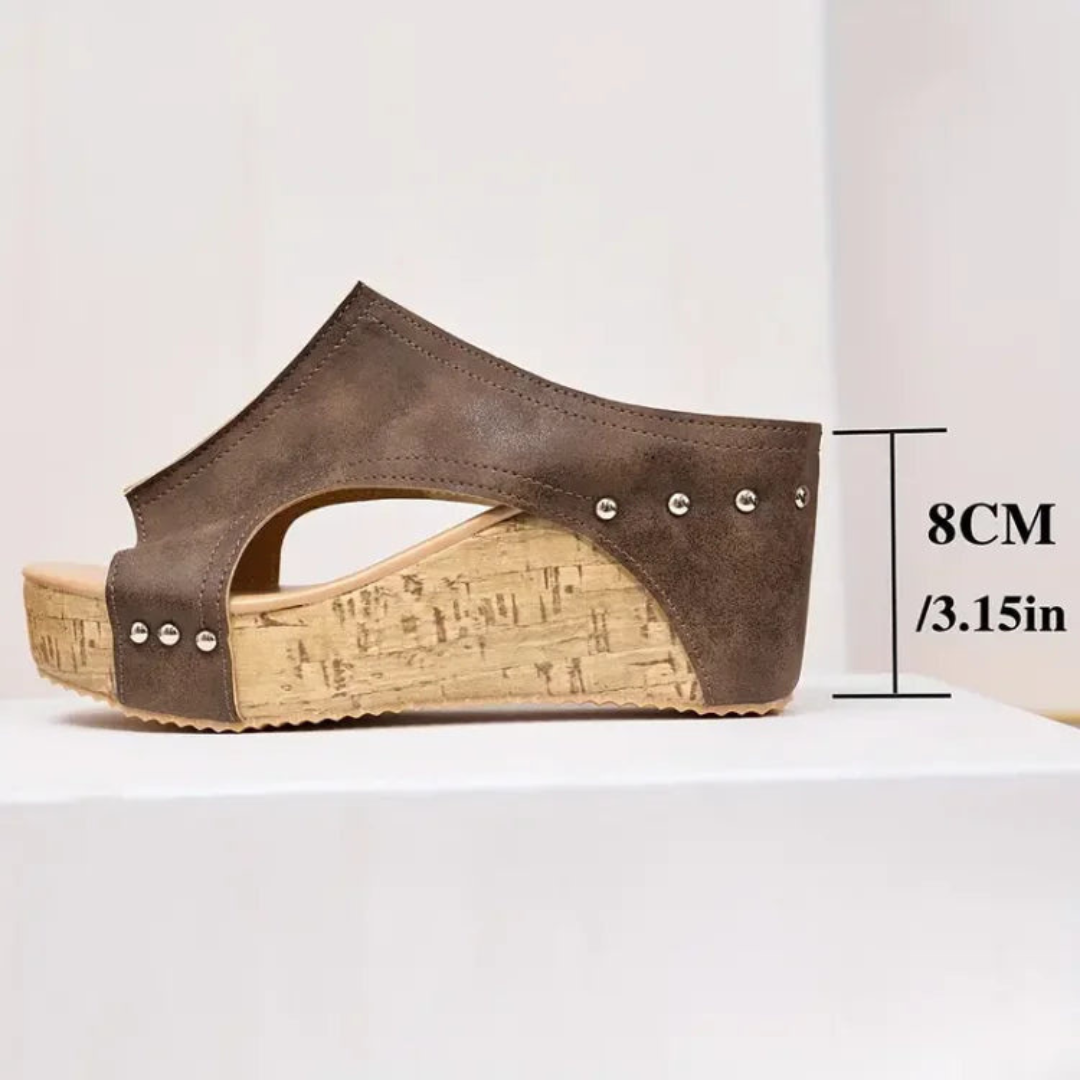 PIA | COMFORTABLE SUMMER WEDGES