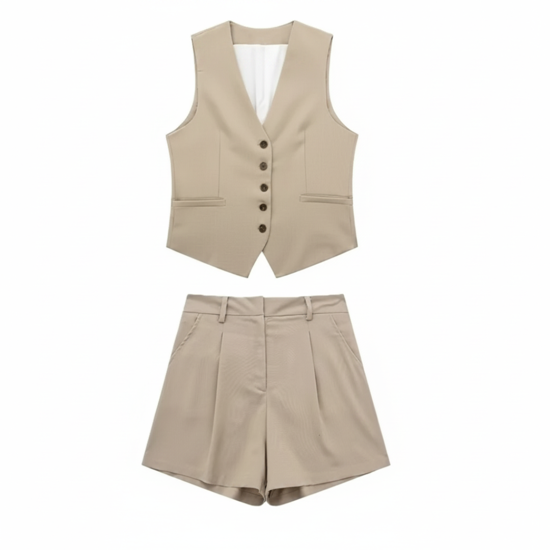 CARA | SUMMER OUTFIT WITH V-NECK VEST AND SHORTS