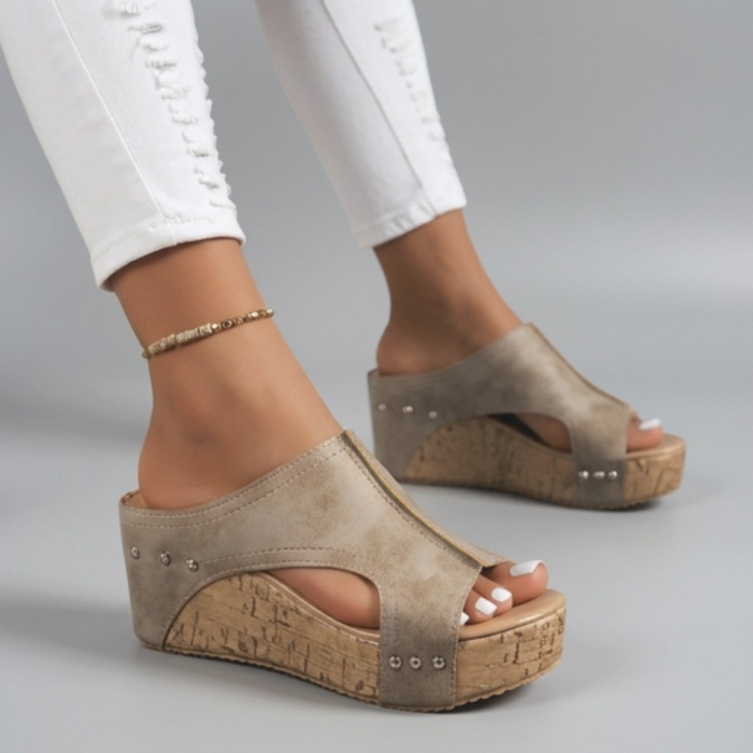 PIA | COMFORTABLE SUMMER WEDGES