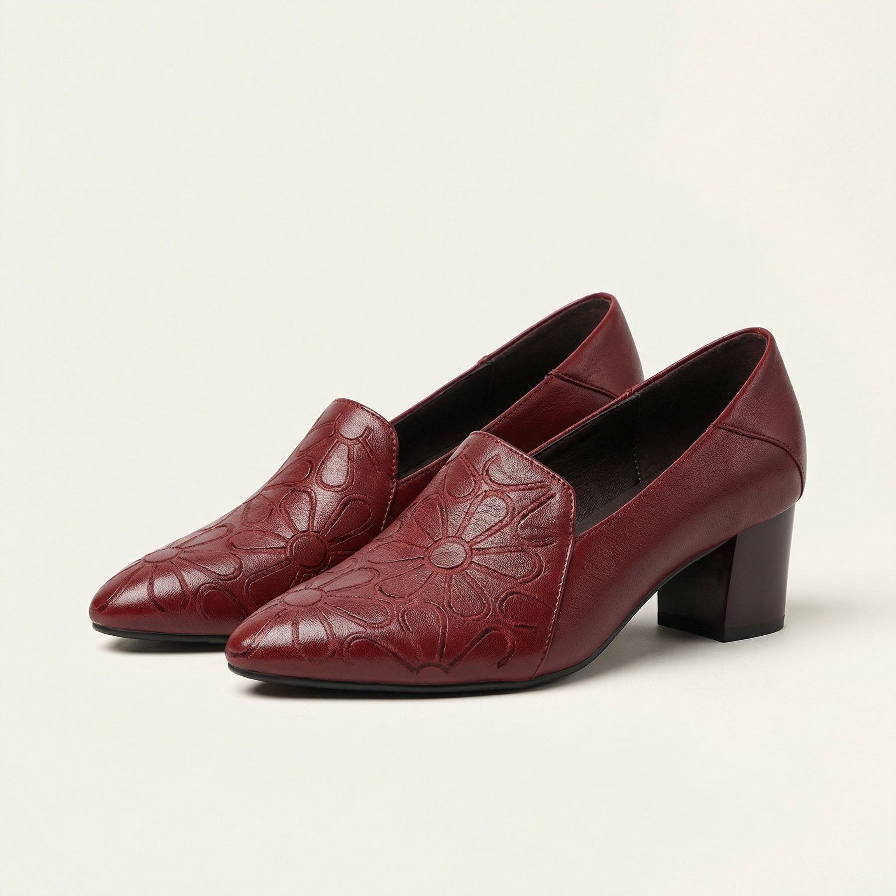 CATERINA | EMBROIDERED LEATHER PUMPS