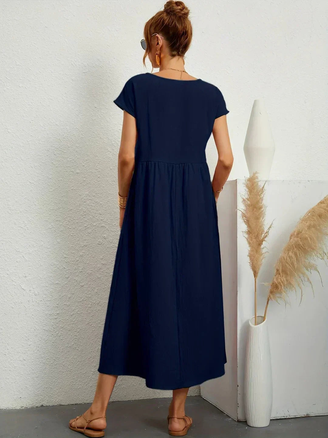 EVELINA | TIMELESS MIDI DRESS