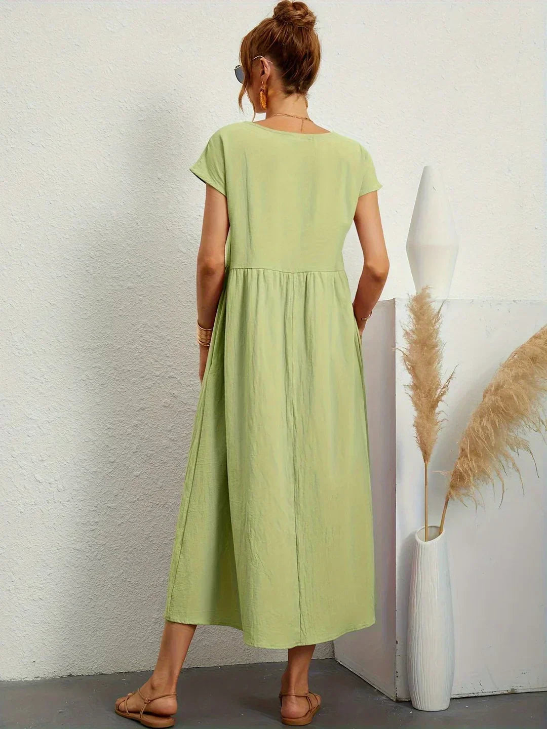 EVELINA | TIMELESS MIDI DRESS