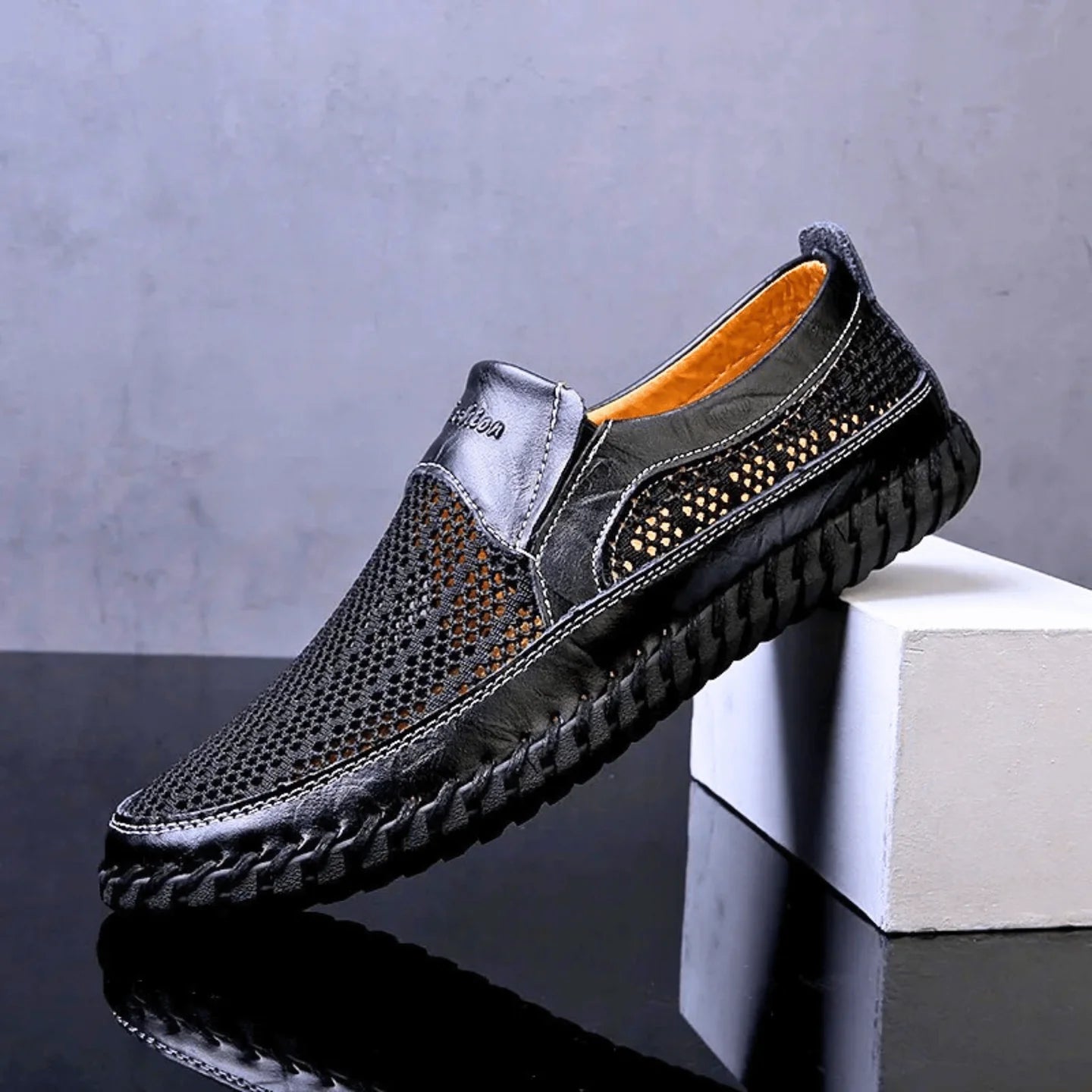 GAURINO | BREATHABLE SLIP-ON SHOES