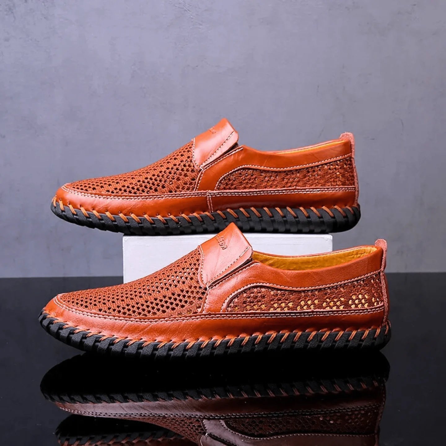 GAURINO | BREATHABLE SLIP-ON SHOES